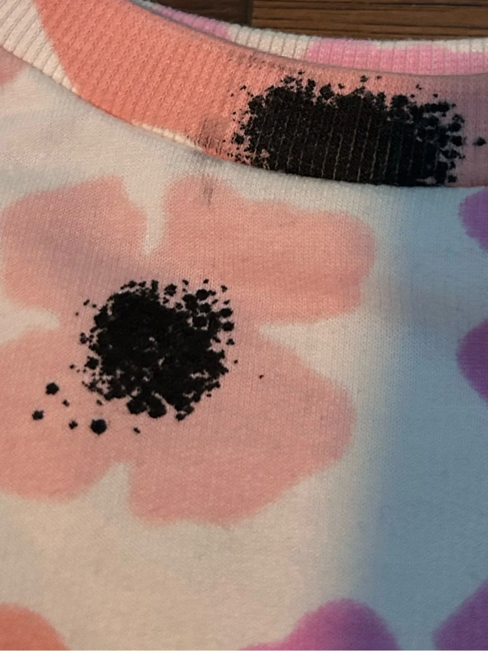 Jessica Simpson crewneck pullover